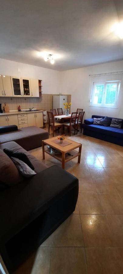 Apartmani Nikica ดราเก ภายนอก รูปภาพ